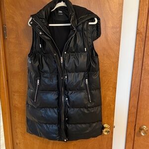 Zara Sleek Black Hooded Puffer Vest